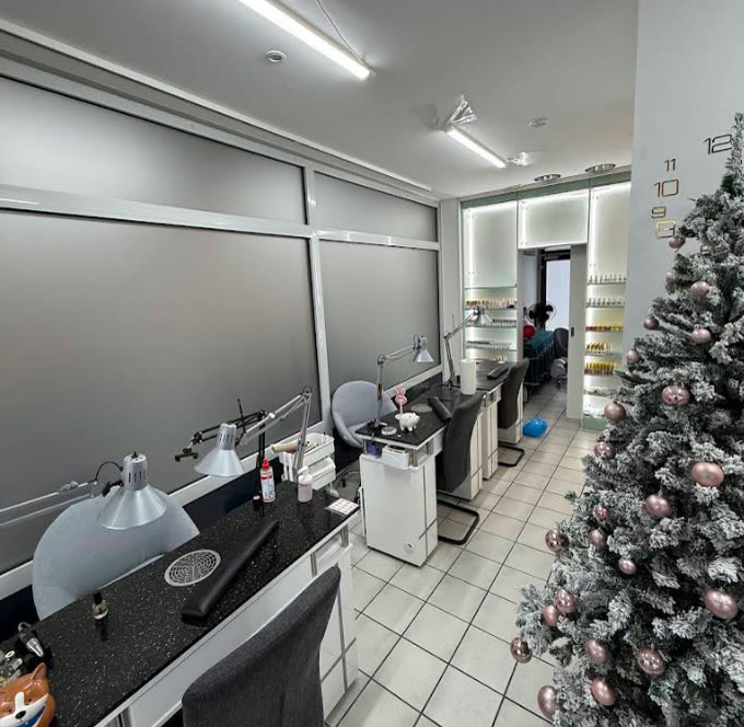 Shine Nails Beauty & Spa und Lashes